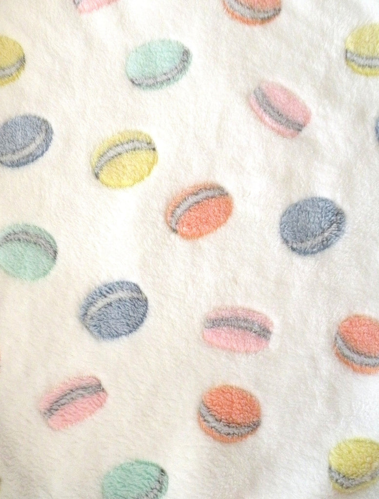 macaron robe print